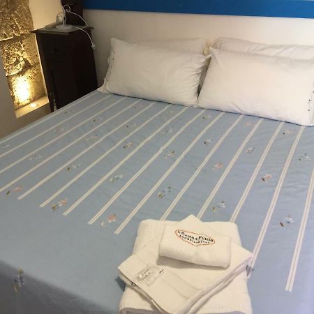 Le Soste Di Finzia Bed & Breakfast Ликата Екстериор снимка