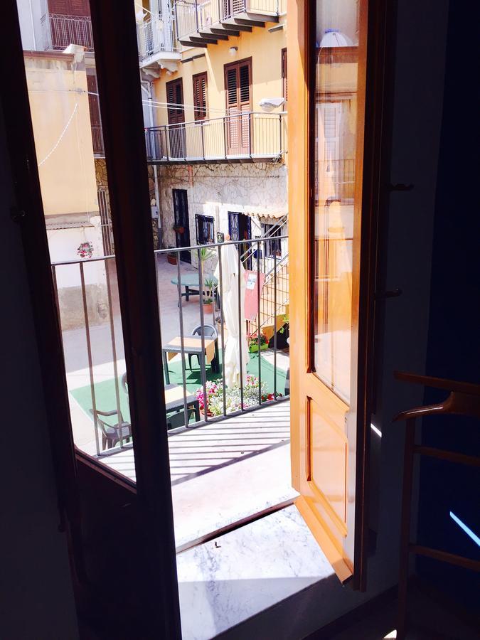 Le Soste Di Finzia Bed & Breakfast Ликата Екстериор снимка
