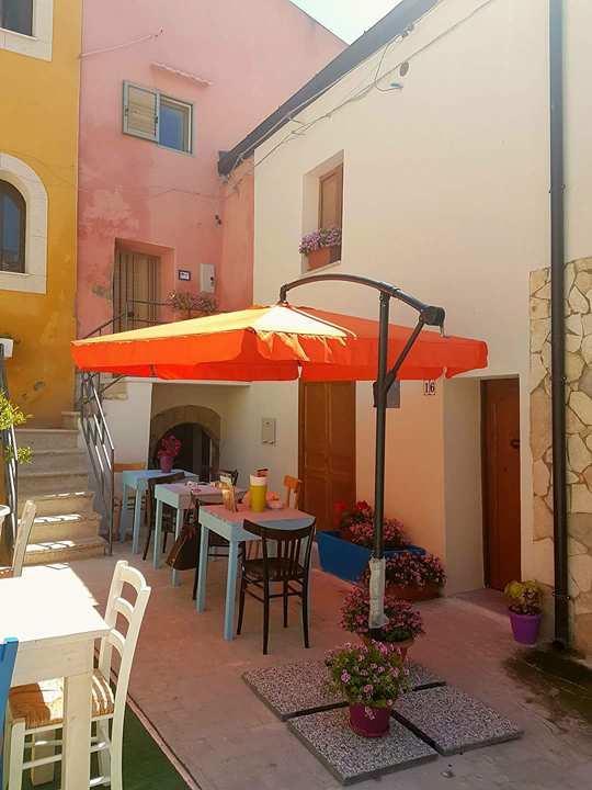Le Soste Di Finzia Bed & Breakfast Ликата Екстериор снимка