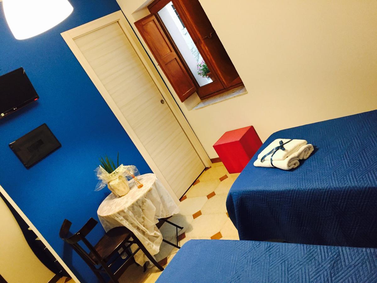 Le Soste Di Finzia Bed & Breakfast Ликата Екстериор снимка