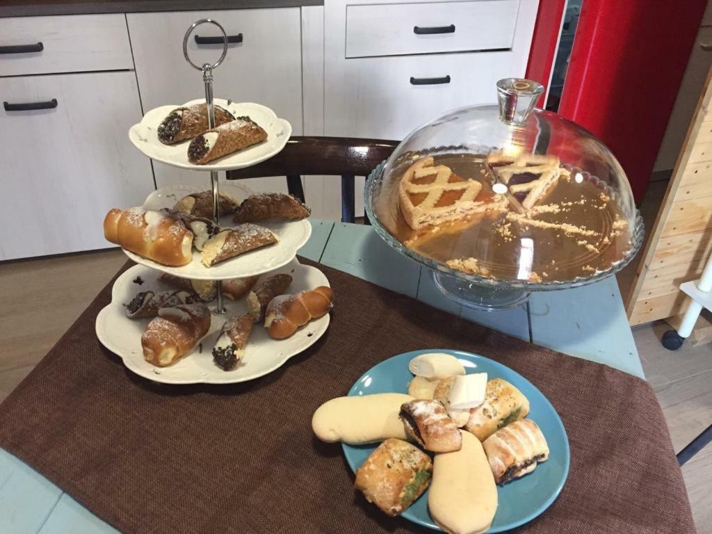Le Soste Di Finzia Bed & Breakfast Ликата Екстериор снимка